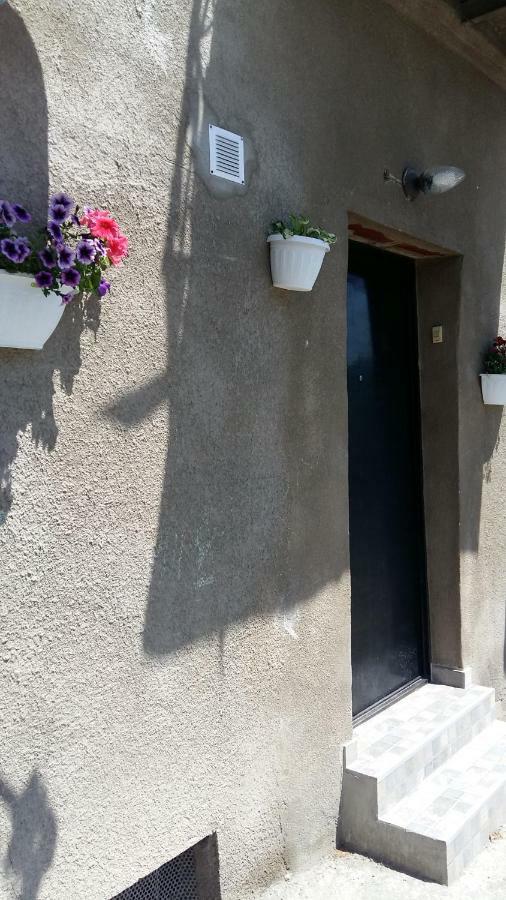 Apartment Albatross Τυφλίδα Εξωτερικό φωτογραφία